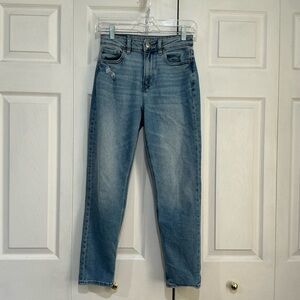 🤎 American Eagle Outfitters Blue Denim Mom Jeans - 0/25